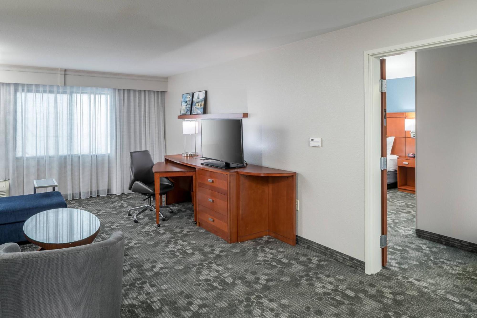 Courtyard By Marriott Austin Parmer Tech Ridge Bagian luar foto